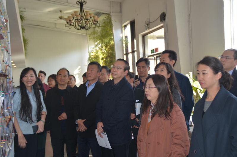 第十八期新任縣委宣傳部部長(zhǎng)培訓(xùn)班學(xué)員赴北京懋隆文化<br>產(chǎn)業(yè)創(chuàng)意園和銅牛電影產(chǎn)業(yè)園學(xué)習(xí)考察文化創(chuàng)意產(chǎn)業(yè)發(fā)展